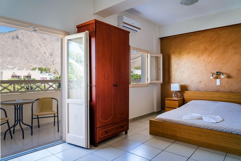Hotel Rena Perissa  Buitenkant foto